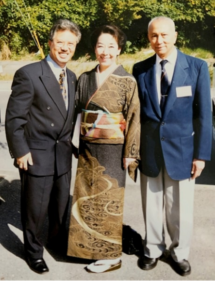 Ron Meijer met pleegvader in Japan 1998